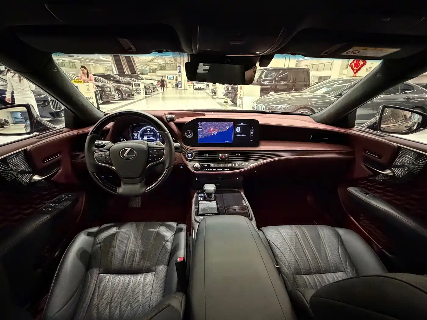 Lexus LS 2021 500h Executive Edition фото 14