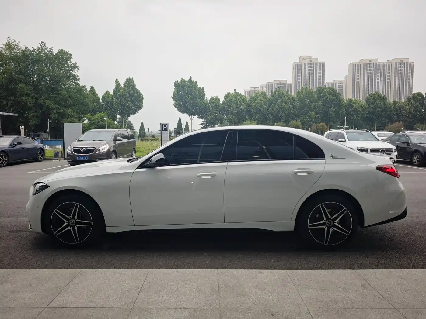 Mercedes-Benz C-Class 2025 C 260 L Night Sport Edition фото 8