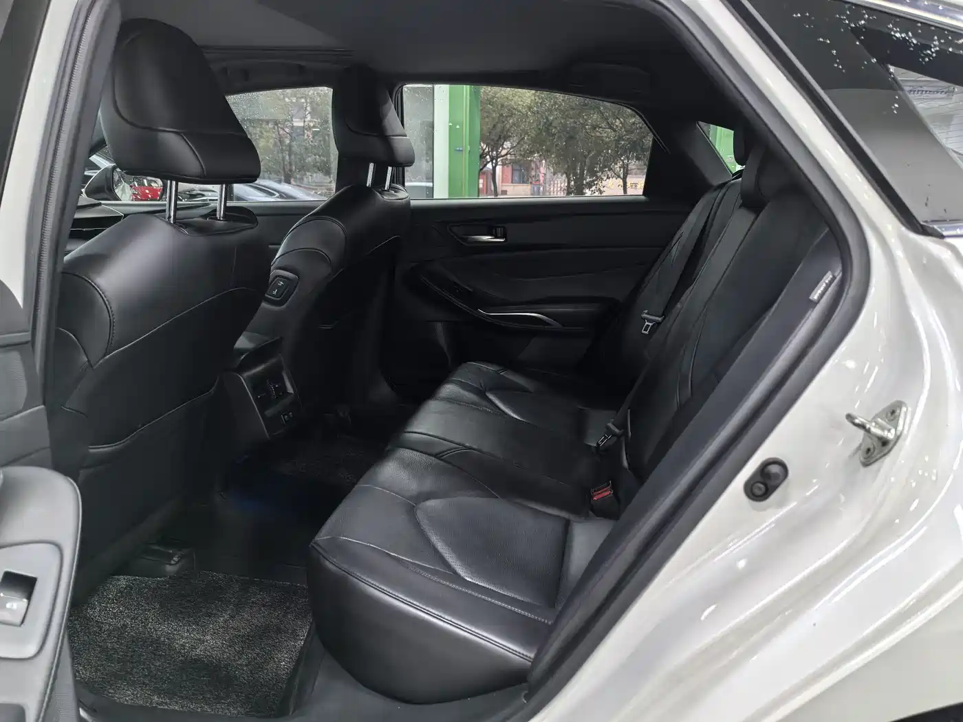 Toyota Avalon 2022 2.0L Luxury Edition фото 9
