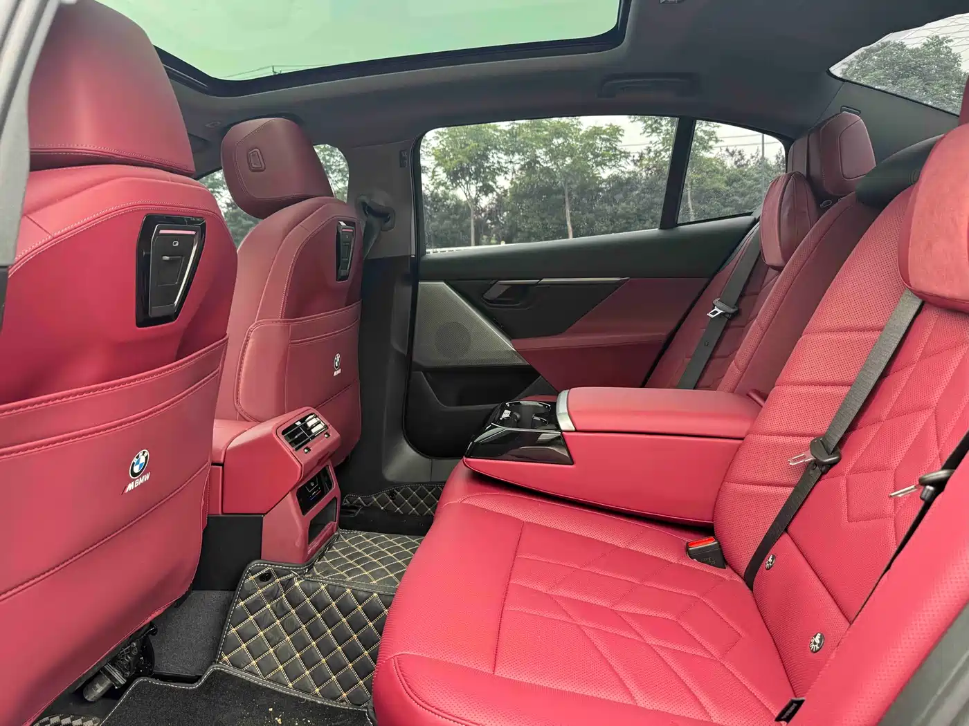 BMW 5 Series 2026 525Li M Sport Package фото 14
