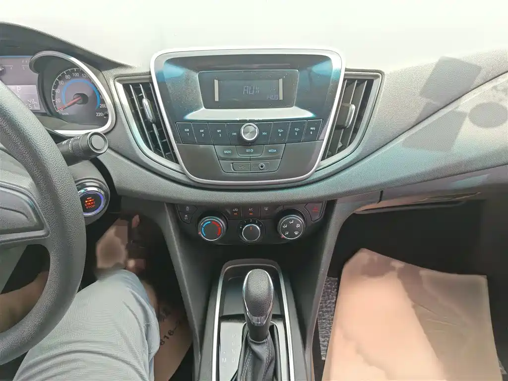 Chevrolet Cavalier 2018 320 Auto Enjoy Sunroof Edition фото 9