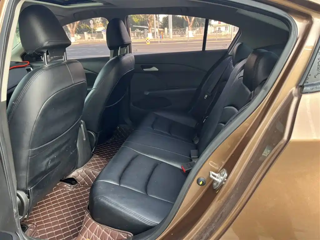 Chevrolet Cavalier 2018 320 Auto Enjoy Sunroof Edition фото 24