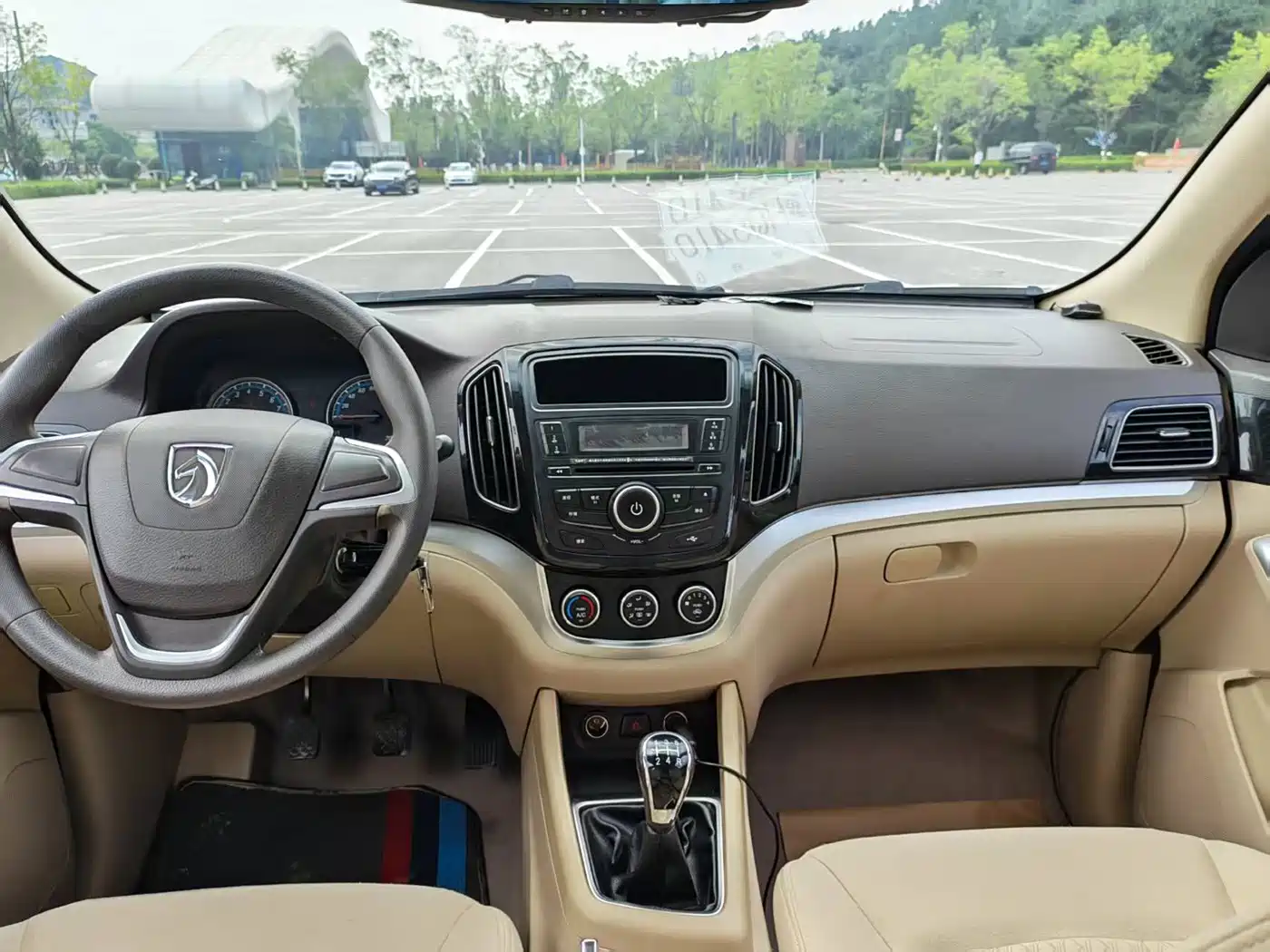 Baojun 730 2015 2014 1.5L Manual Standard 7-seater
