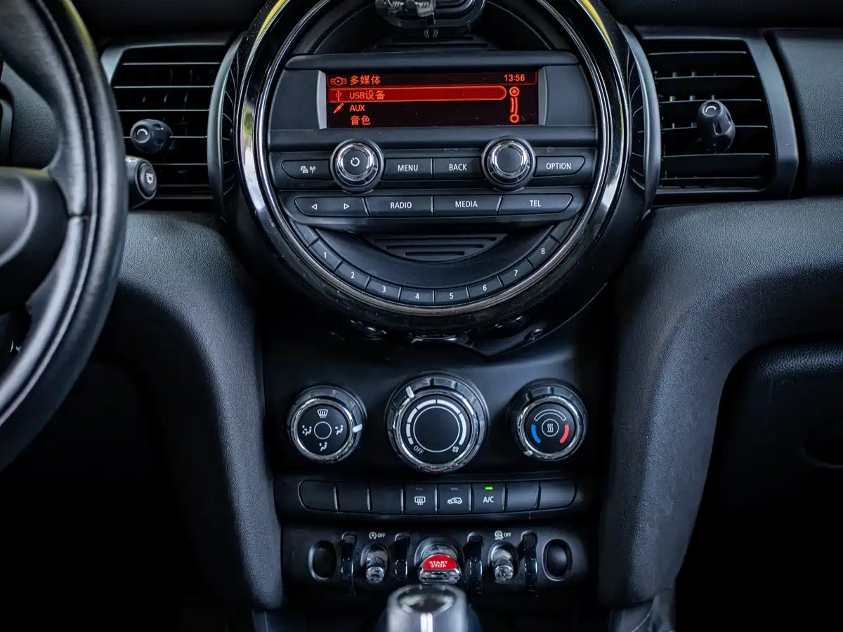 MINI 2015 1.2T Manual ONE фото 11