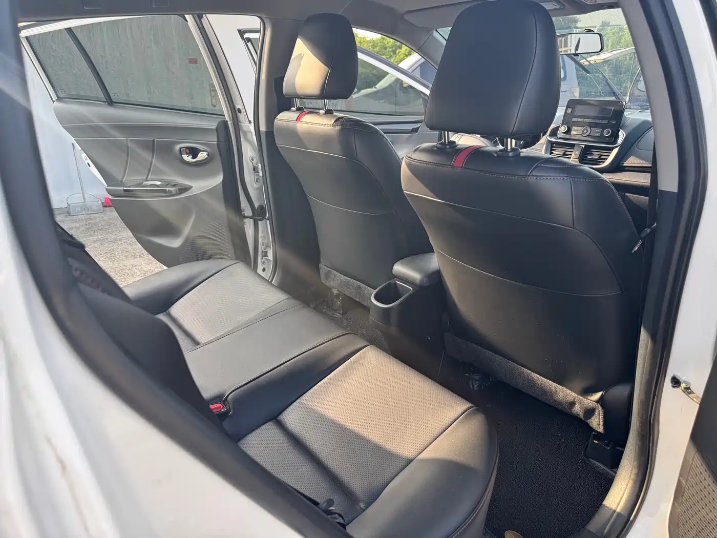 Toyota YARiS L Zhi Xuan 2022 1.5L CVT Luxury PLUS Edition фото 12