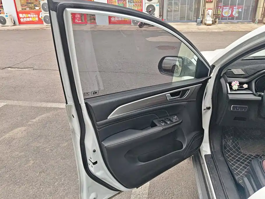 Photo 6 - Haval M6