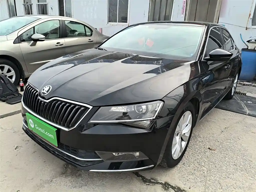 Škoda Superb 2016 TSI280 DSG Pioneer Edition