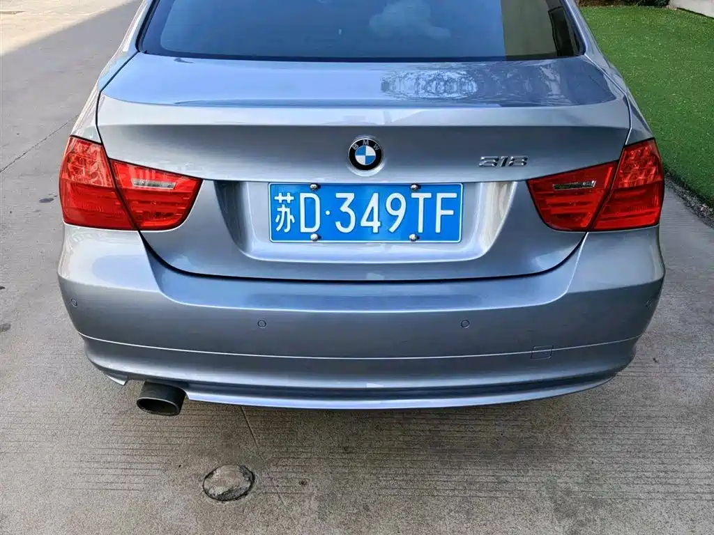 BMW 3 Series (Import) 2012 318i Leading фото 3