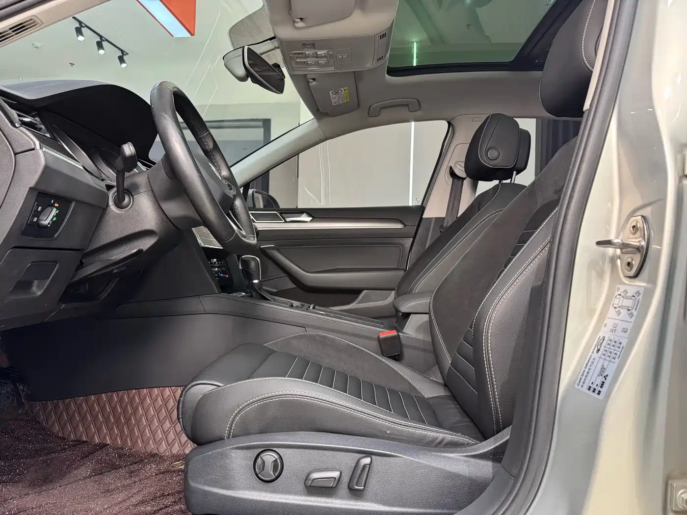 Volkswagen Magotan 2020 280TSI DSG Leading фото 15