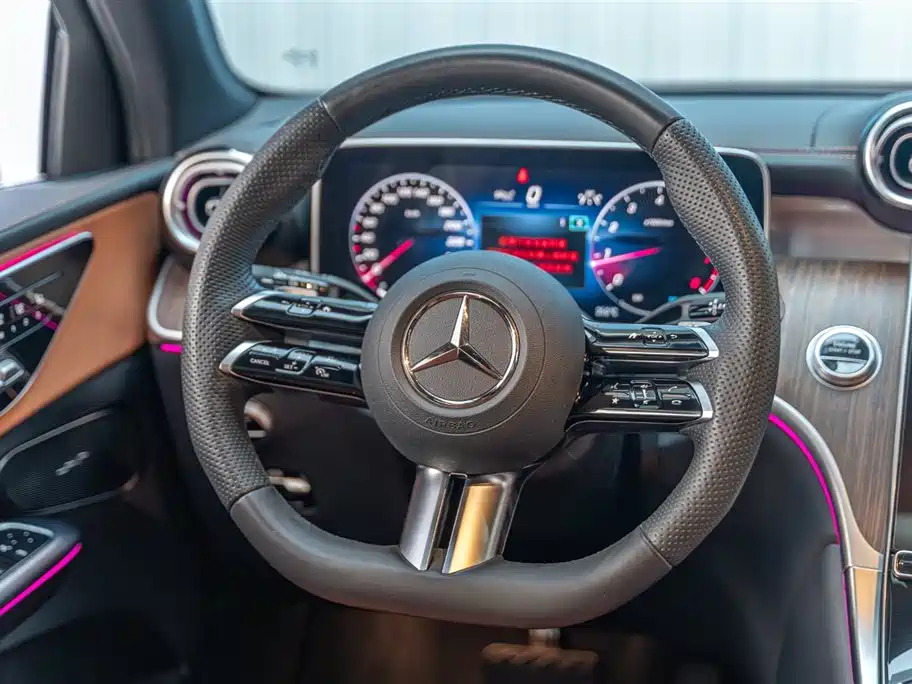 Mercedes-Benz GLC 2023 GLC 300 L 4MATIC Sport 5-Seater фото 13