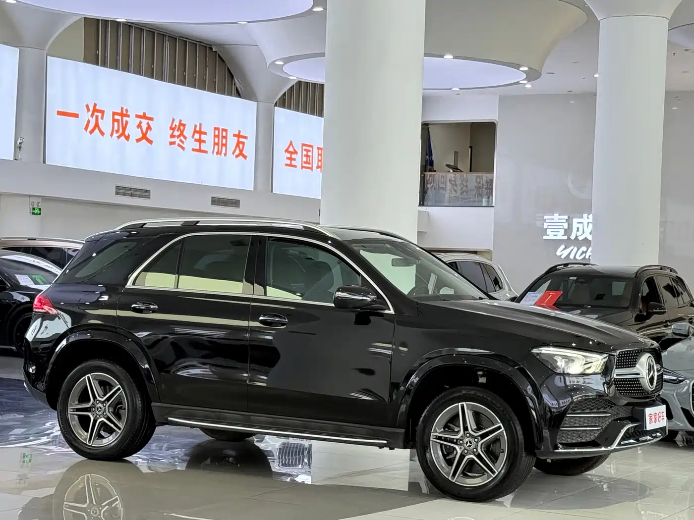 Mercedes-Benz GLE 2020 Facelift GLE 450 4MATIC Luxury фото 3