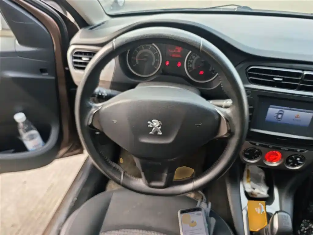 Peugeot 301 2014 1.6L Manual Luxury Edition фото 11
