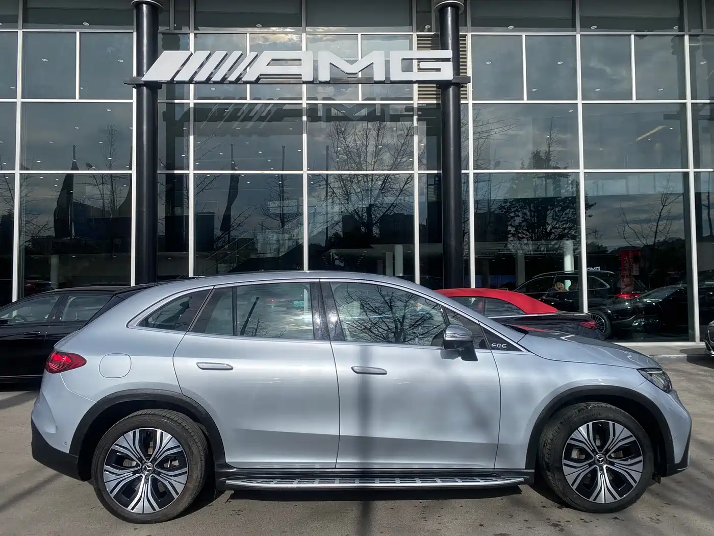 MERCEDES-BENZ EQE SUV