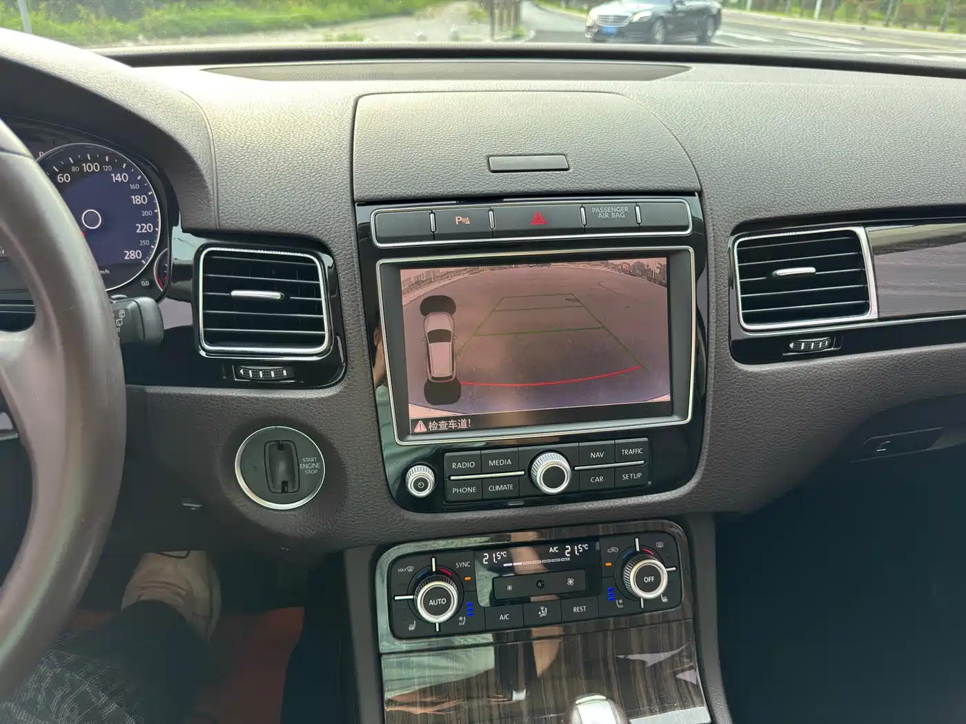 Volkswagen Touareg 2017 3.0TSI Explorer Edition фото 6