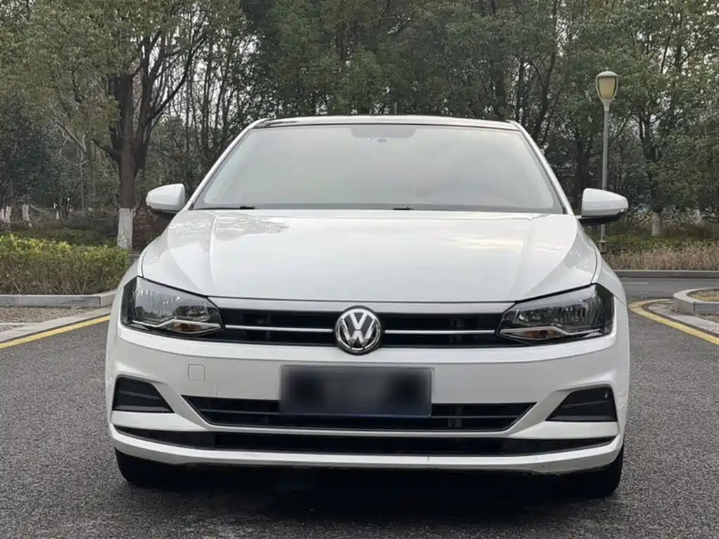Volkswagen Polo 2019 Plus 1.5L Automatic Colorful Tech Edition фото 26