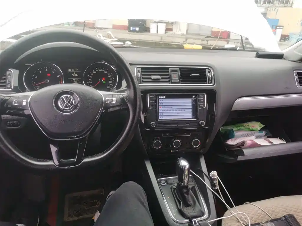 Volkswagen Sagitar 2018 1.6L Automatic Comfort фото 12