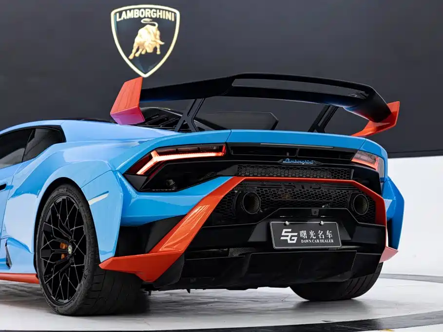 LAMBORGHINI HURACÁN