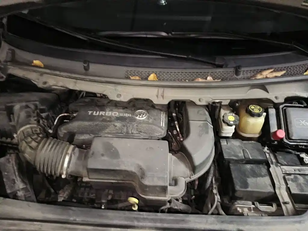 Photo 3 - Buick GL8