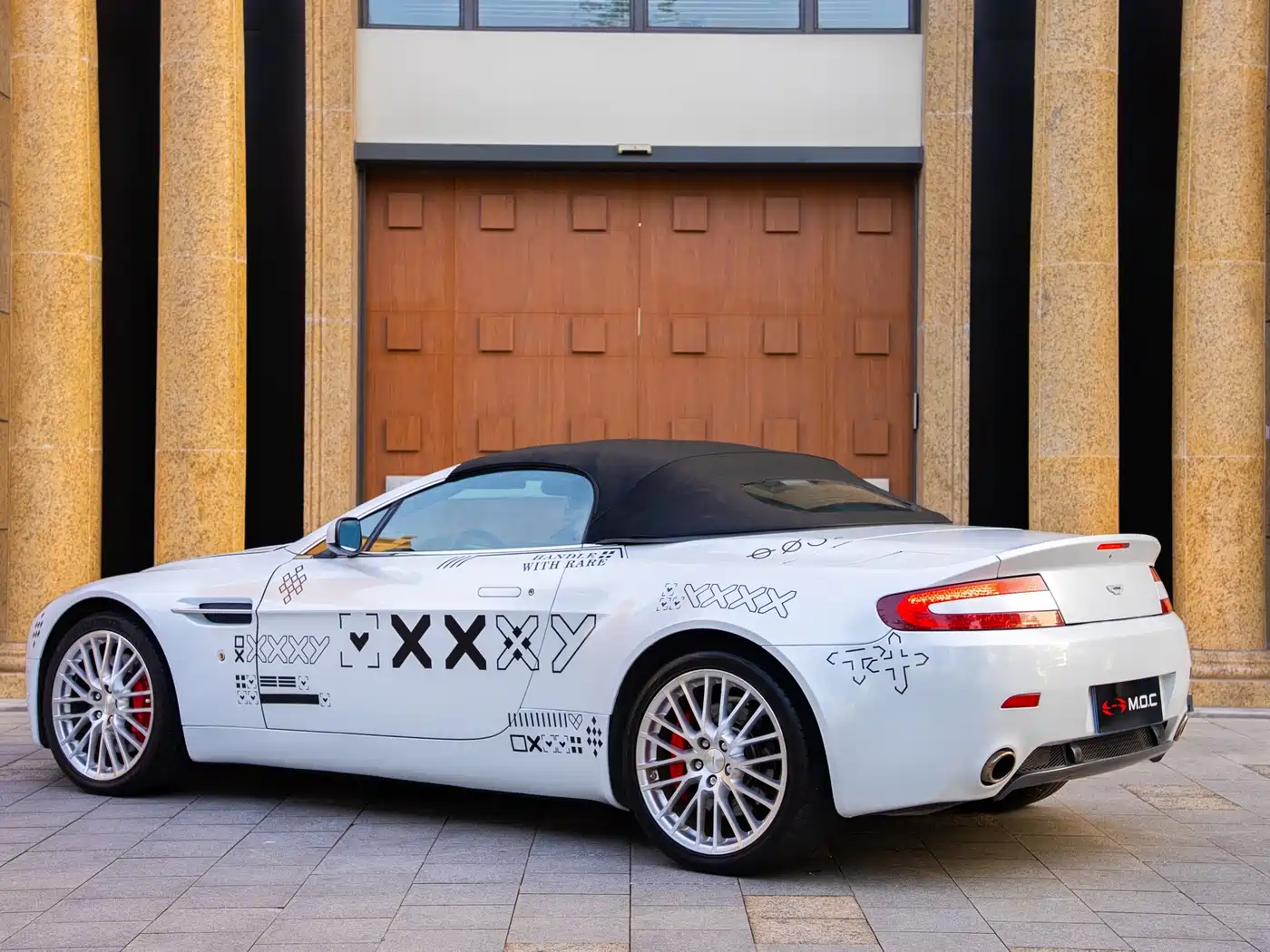 Aston Martin V8 Vantage 2010 2008 Model 4.7 Sportshift Roadster