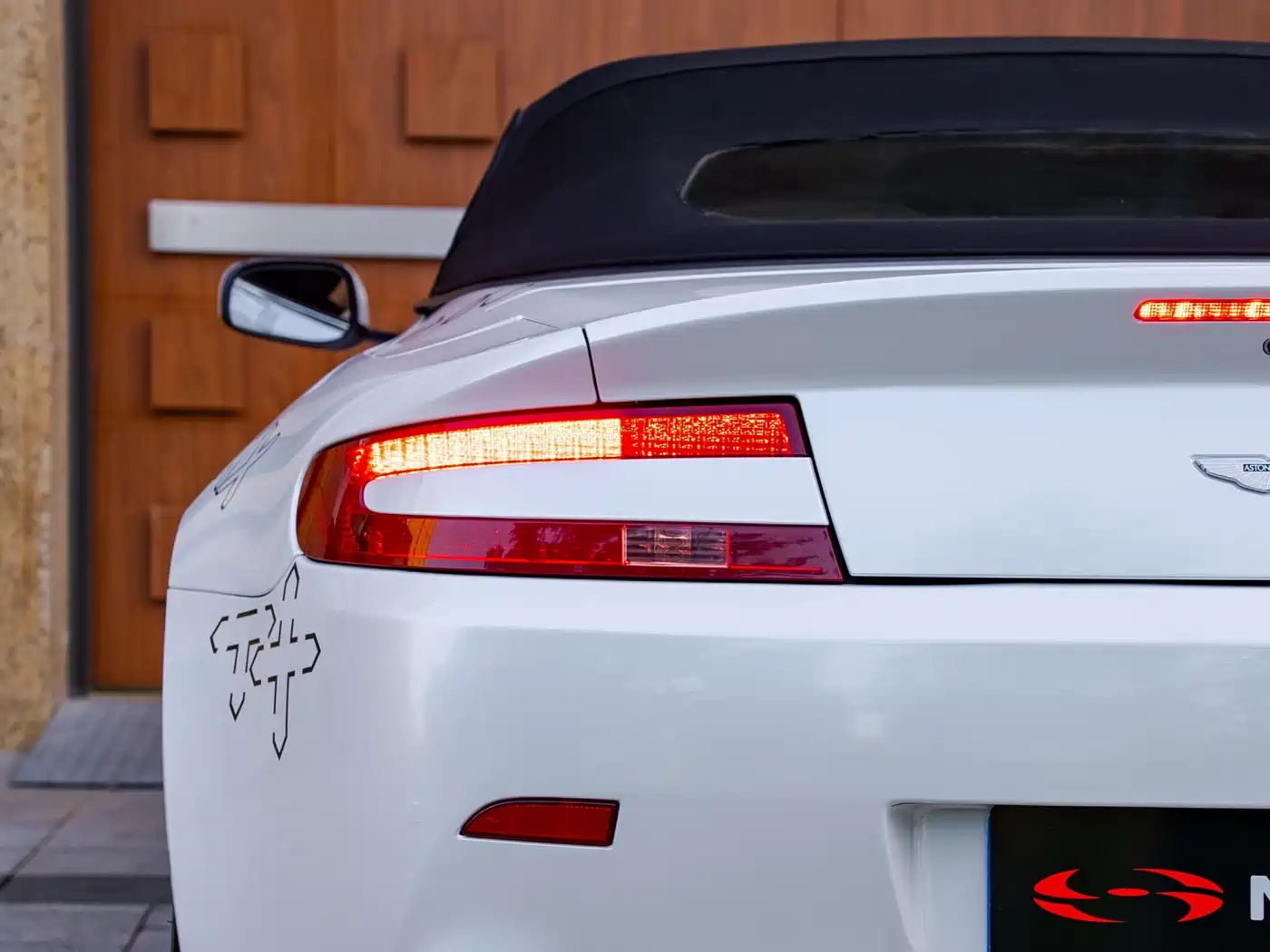 Aston Martin V8 Vantage 2010 2008 Model 4.7 Sportshift Roadster