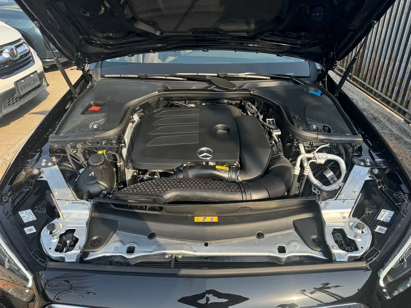 MERCEDES-BENZ E CLASS