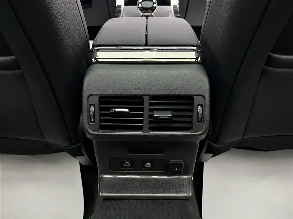 Land Rover Range Rover Velar 2024 Dynamic SE фото 23
