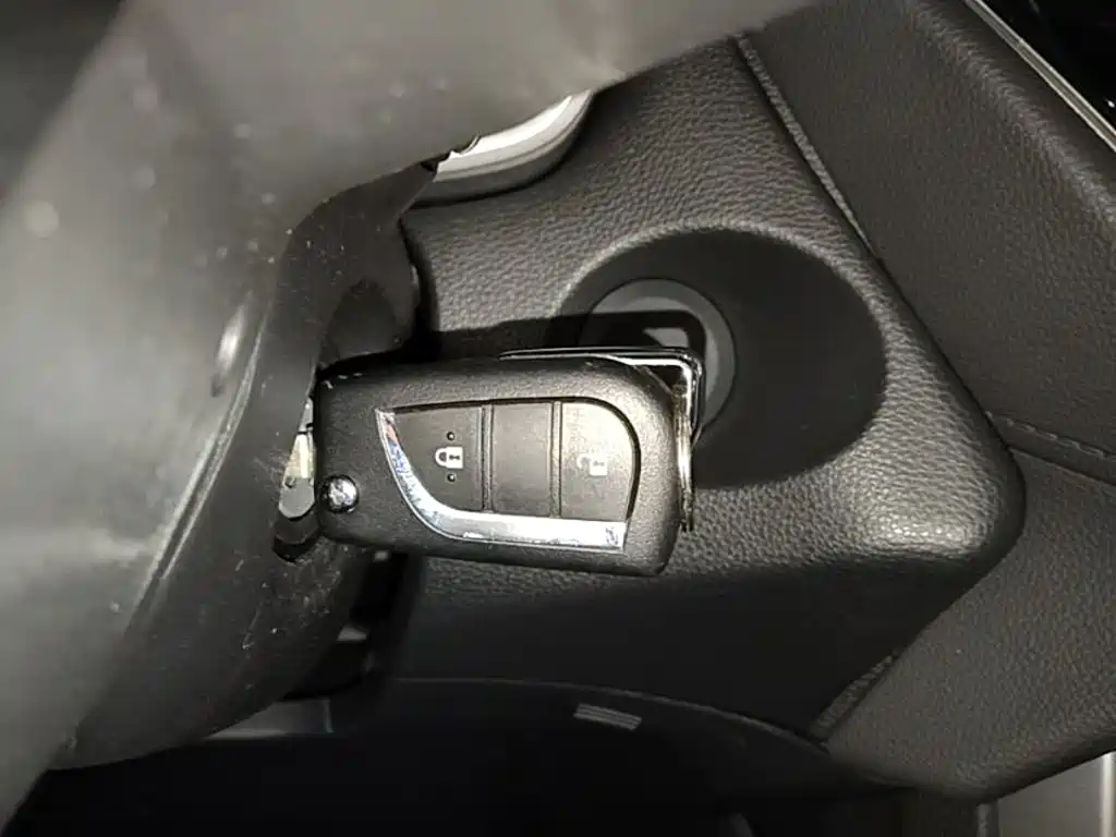 Photo 9 - Toyota Frontlander