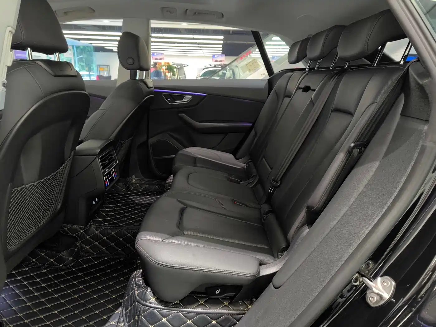 Audi Q8 2022 55 TFSI Luxury Dynamic фото 17