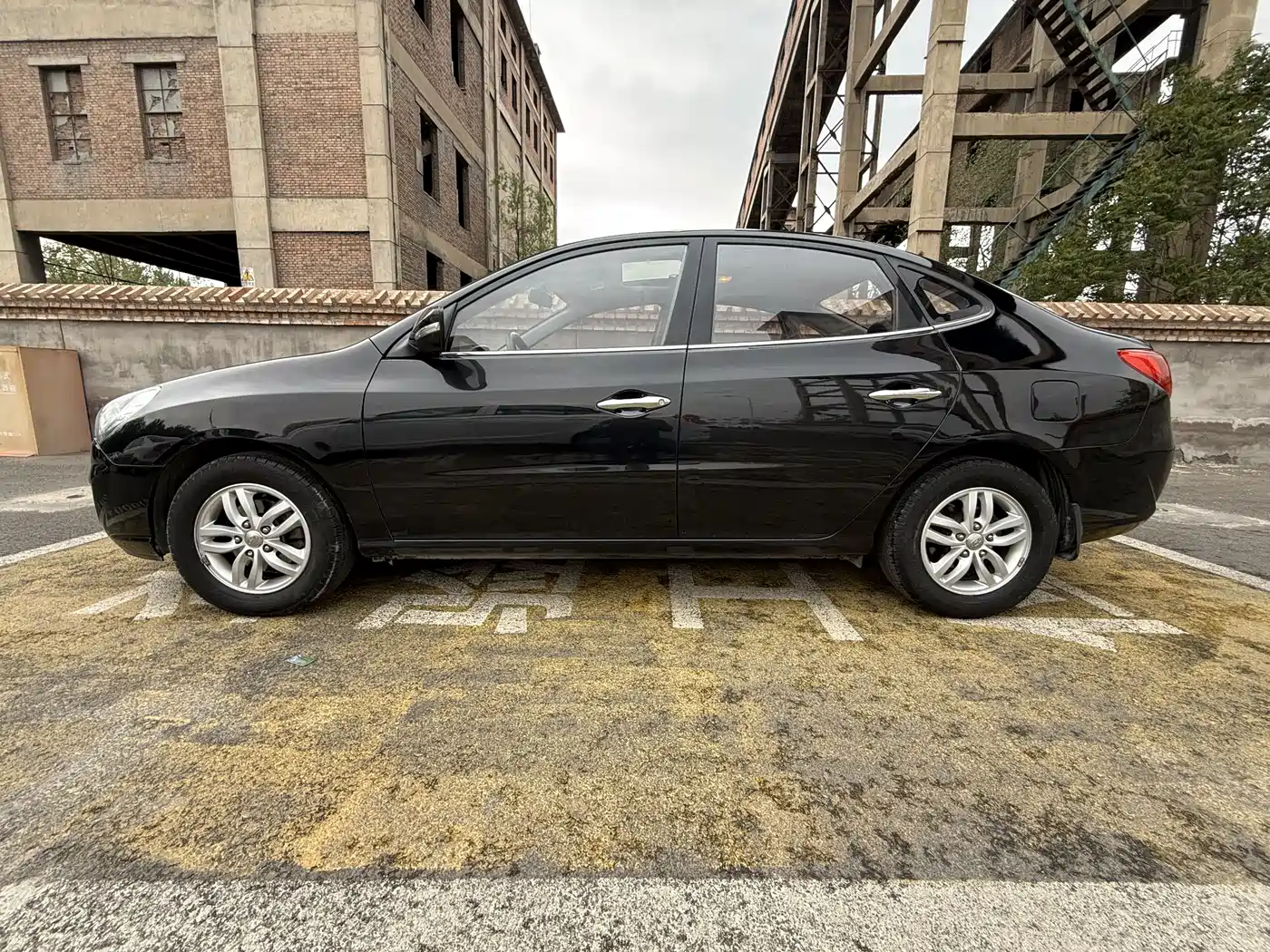 Hyundai Elantra 2011 1.6L Manual Luxury фото 8