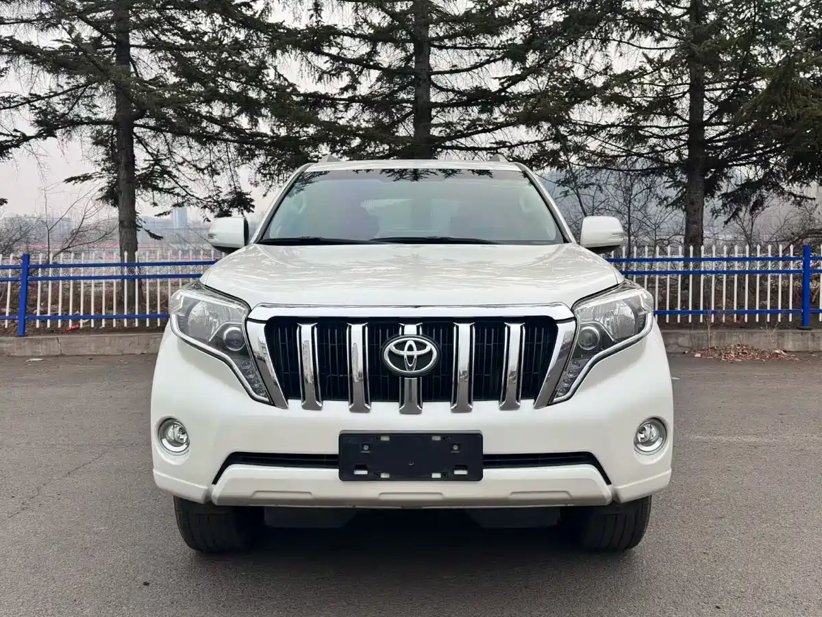 TOYOTA PRADO