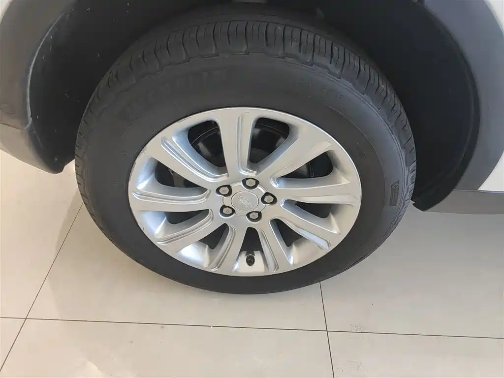 Land Rover Discovery Sport 2019 240PS SE Edition China VI фото 26