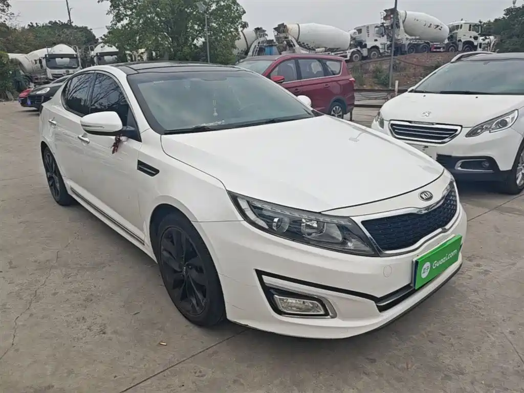 Kia K5 2015 2.0L Automatic LUX фото 4