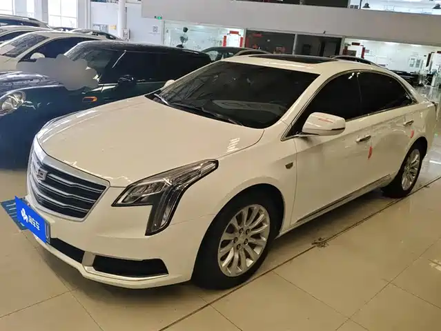 CADILLAC XTS