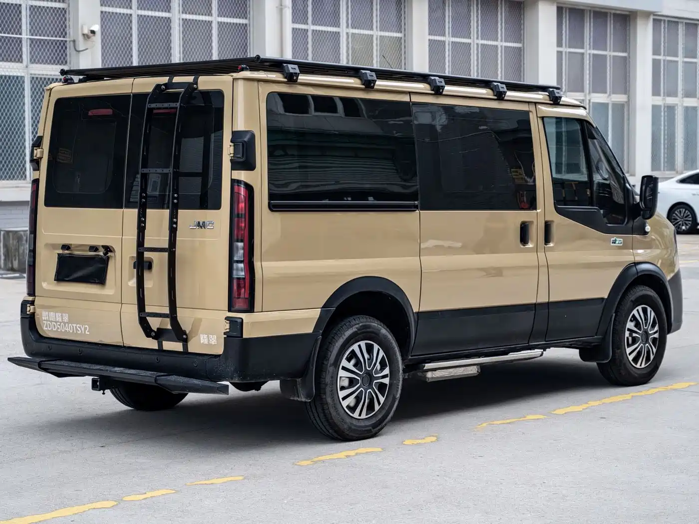 Jiangling JMC Fushun 2024 Commercial Operation Modified Vehicle 2.0T Auto Business Comfort 10-Seater фото 4