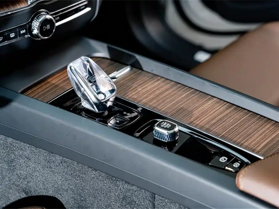 VOLVO XC60 PLUG IN HYBRID