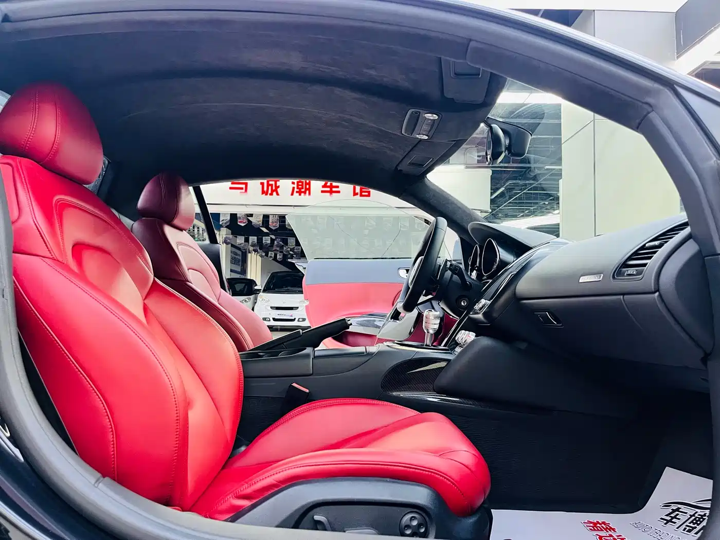 Audi R8 2012 5.2 FSI quattro Limited Edition фото 9