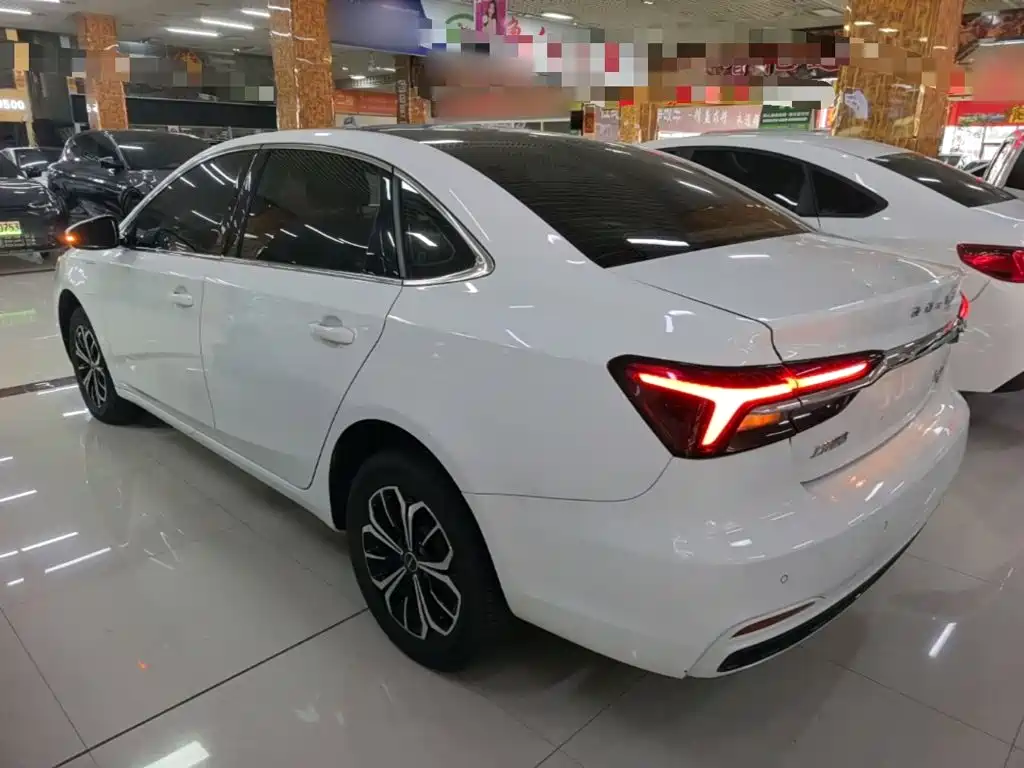 Фото 5 - Roewe i6 MAX EV