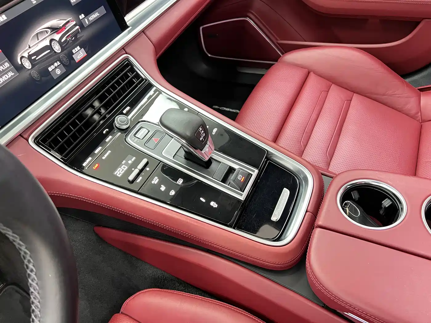 Porsche Panamera 2017 Panamera 3.0T фото 21