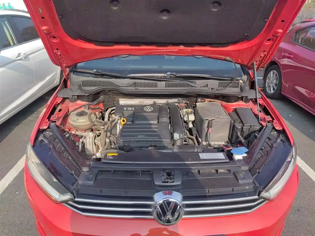 Volkswagen Golf Sportsvan 2016 230TSI Automatic Progressive фото 17