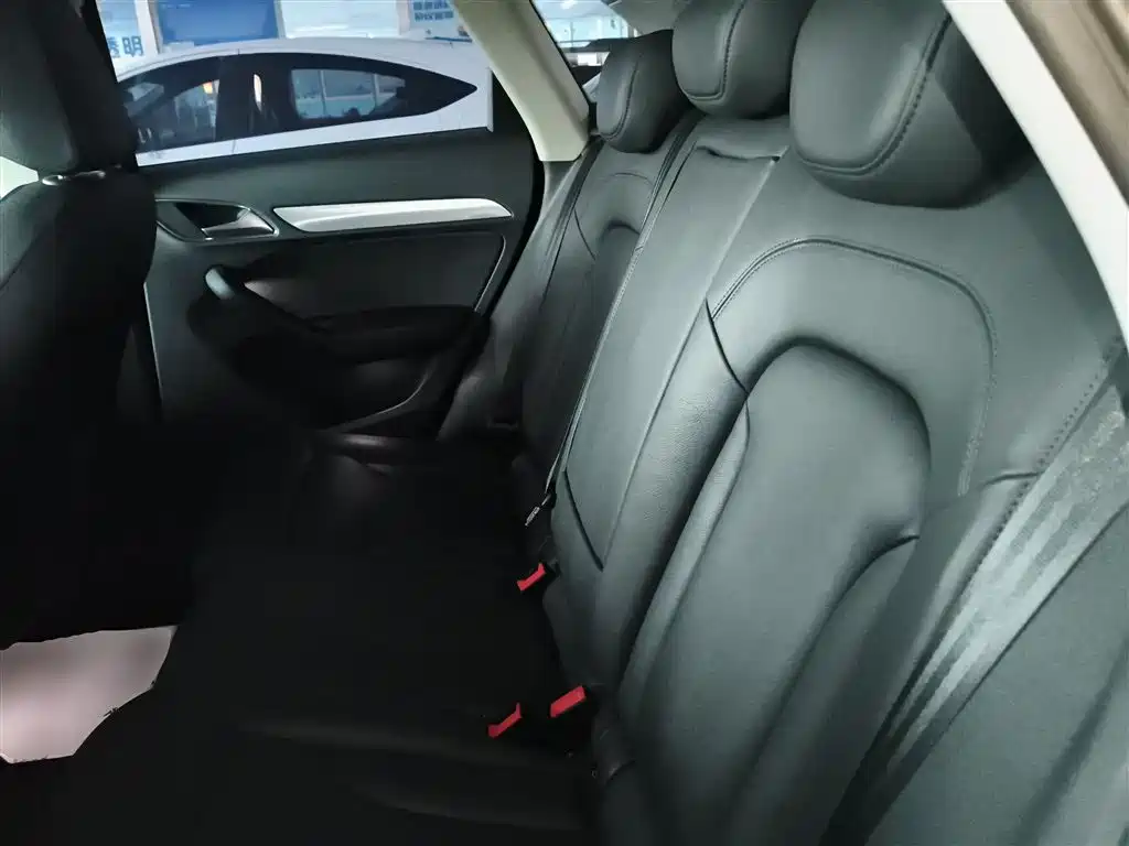 Audi Q3 2016 35 TFSI Heritage Edition Comfort фото 17