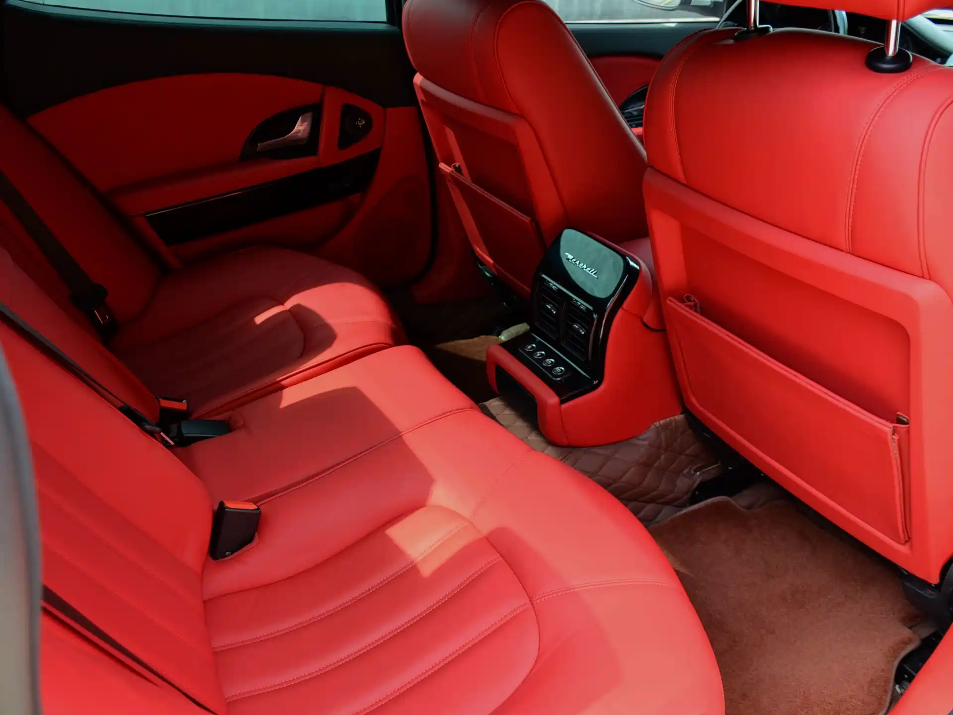 Photo 10 - Maserati Quattroporte