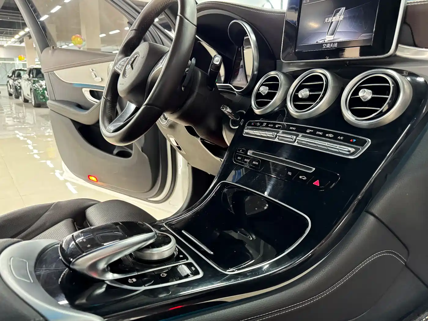 Mercedes-Benz GLC 2019 Model GLC 200 L 4MATIC фото 17