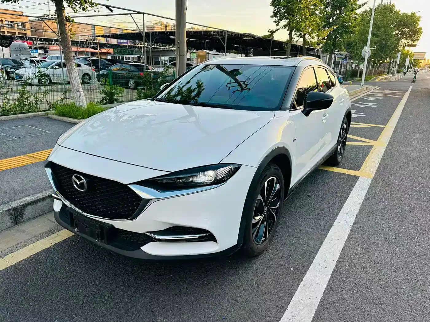 Фото 1 - Mazda CX-4