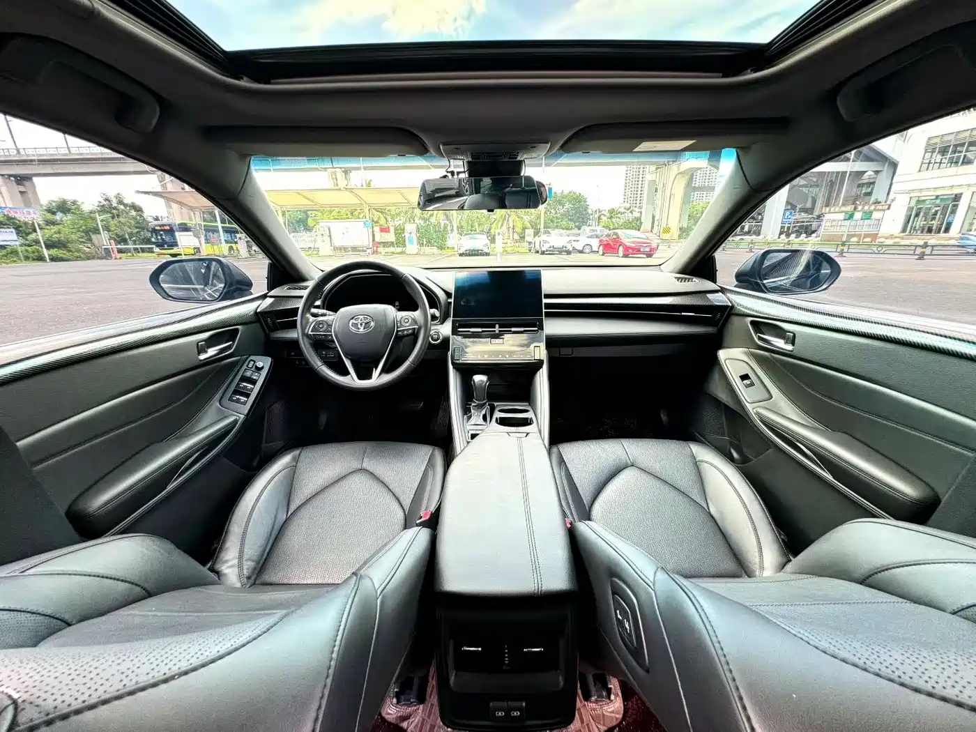 Toyota Avalon 2022 2.0L Luxury Edition фото 8