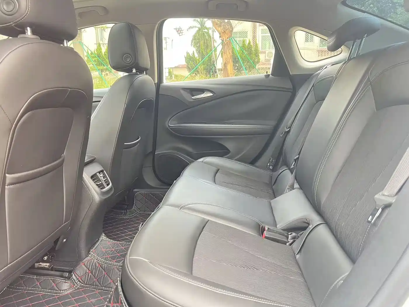 Фото 9 - Buick Verano