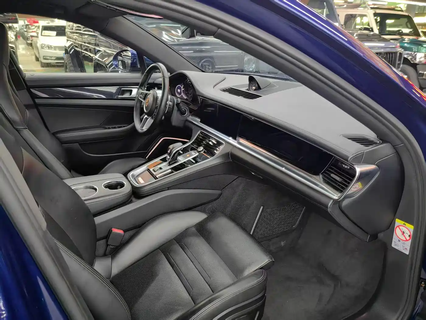 Porsche Panamera 2019 Panamera 4 Executive Long Wheelbase 2.9T фото 4