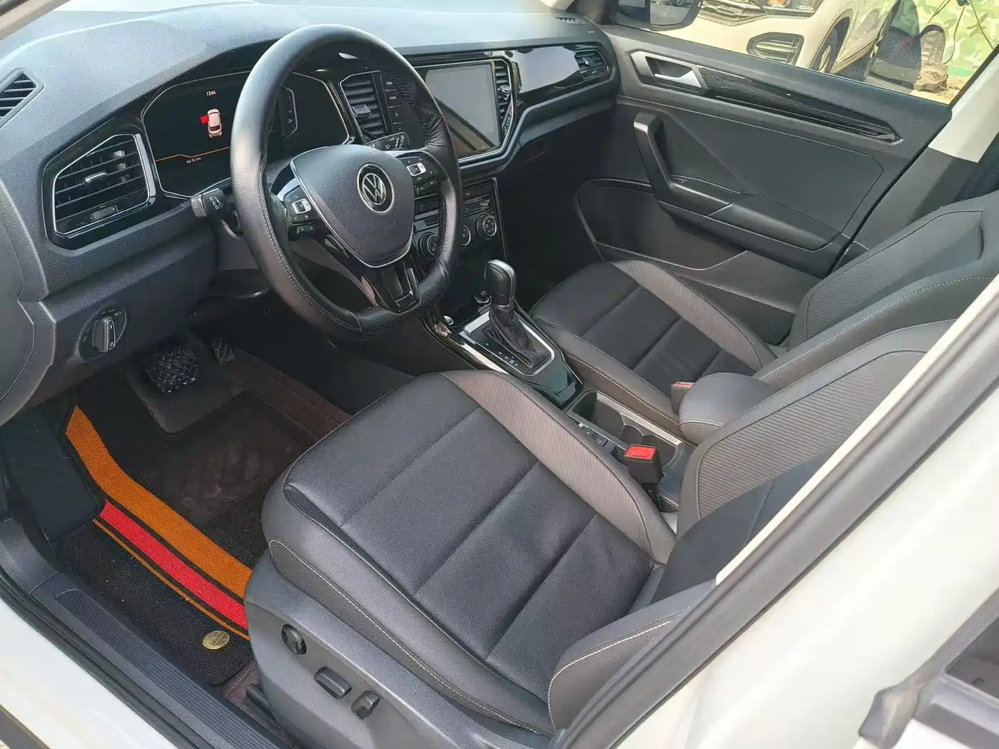 Volkswagen T-ROC 2022 280TSI DSG 2WD Comfort PLUS фото 4