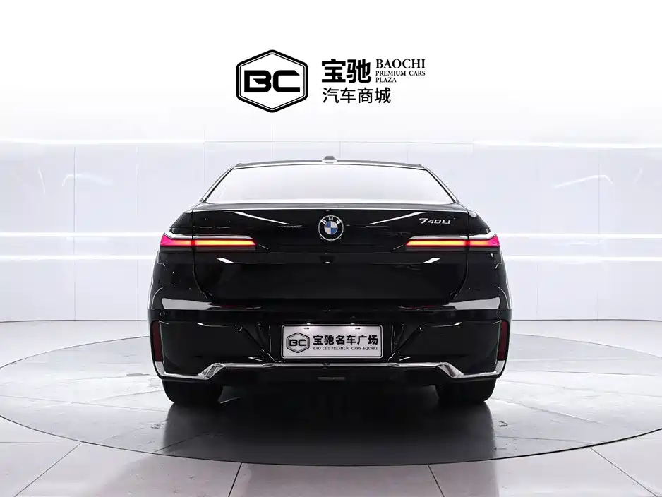 BMW 7 Series 2026 740Li Leading M Sport Package фото 4