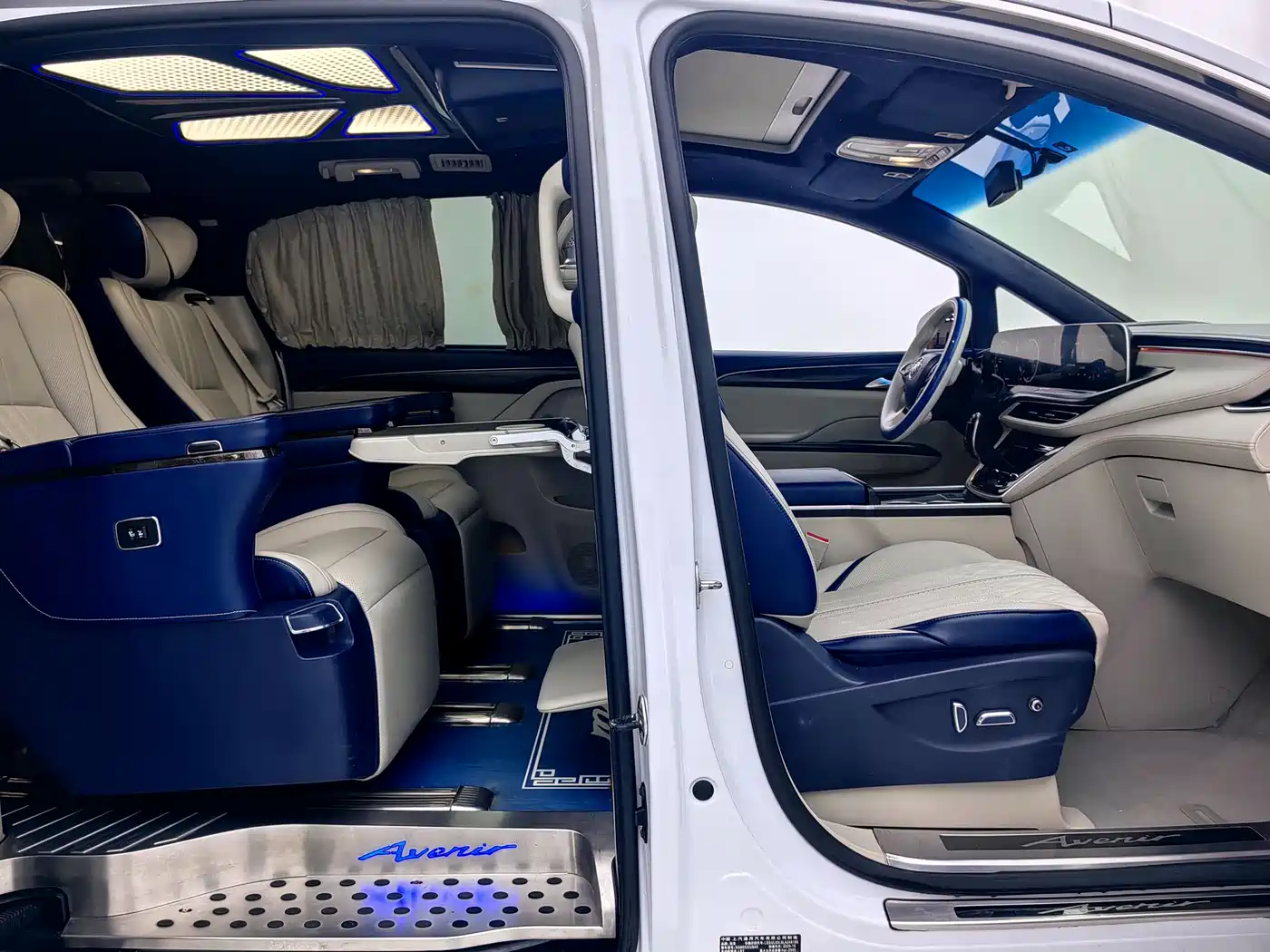 Buick GL8 2021 ES Landlord 653T Comfort фото 11