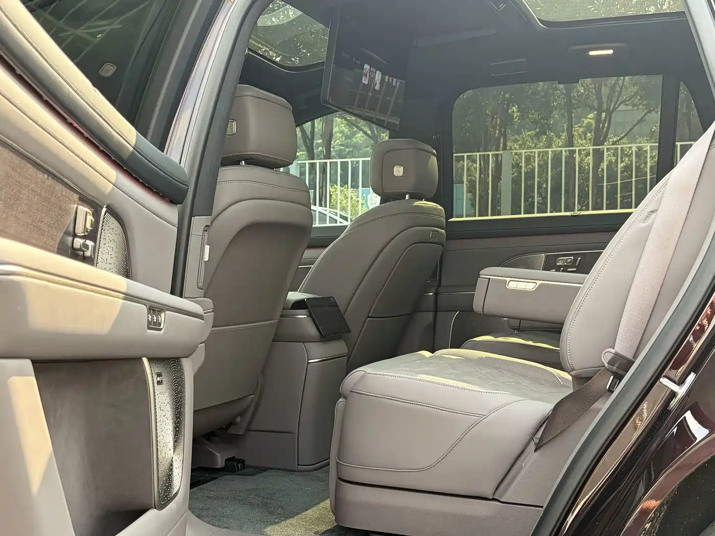 NIO ES8 2026 2025 Model 6-Seat Executive Luxury Edition
